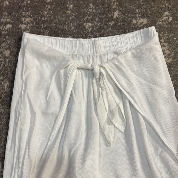 Kona Sol Medium White Pants - Picture 2 of 4